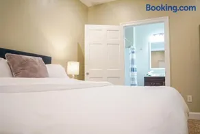2 Connected Apartments, 6BR 4BA, Sleeps 12, WD -AB- - Image 4
