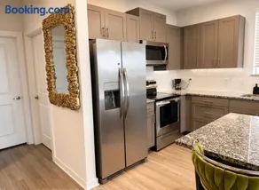 Luxury 2 bed 2 bathroom - Image 2