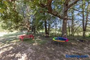 Ravenna Pond Retreat - Peaceful Farmhouse Getaway - Image 2