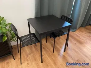 Apartment Yellow Rose, Perfect Location with Free Parking, 24h Checkin & Balcony - Image 2