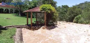 Casinha Radicais Natureza quintal com cachoeira - Image 1