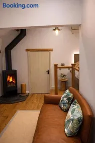 Romantic Luxury Hideaway, Aysgarth Falls - Image 4