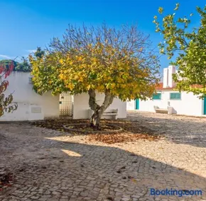 Bright family house in Alvor with stunning sea view - Image 2