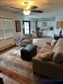 'The Main Stay' Hunters Lodging - Image 2