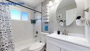 Large family home near Hidden Lake - Image 2