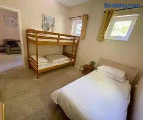 Private 1st Floor Apartment - Perfect for Port of Dover, Eurotunnel and Short Stays - Image 4