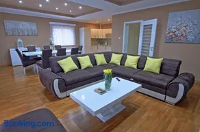 Holiday House Lana - Image 1