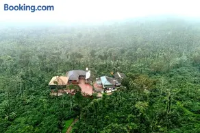 Coffee Crown Homestay - 1km to Falls, Estate, Home Food - Image 2