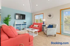 3 Bedrooms, Hot Tub, Fire Pit, and Pet Friendly - Image 4