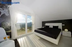 Casa Rural La Esencia - Image 1