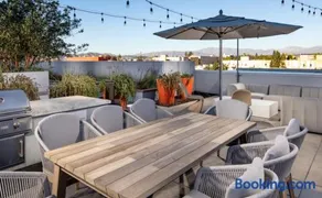 Modern Apartment Rentals - Image 1