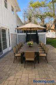6BR Luxury Montclair Residence - Image 2