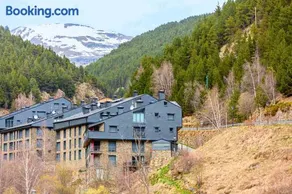Apartamento en Ransol con Vistas al Río, Parking, 2 min de Grandvalira I AndStay - Image 2