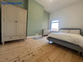 Home Near Beach - Image 5