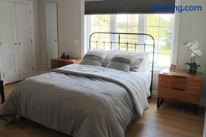 Woodslee Bed and Breakfast - Image 2