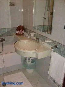 Hotel Motel Flower - Image 3