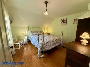 Mullein Hill Cottage Escape Crowds to MDIs Quiet, Historic Birthplace - Image 2
