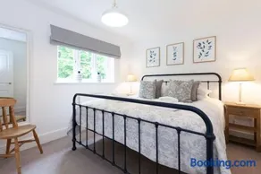 Oxfordshire Living - The Henrietta Cottage - Woodstock - Image 1