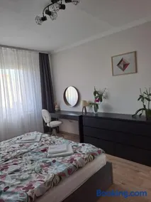 Budapest Fast Downtown Access Apartment II & Free Parking - Image 2