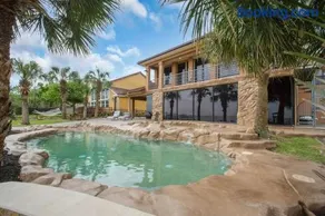 Bay Breeze Estate - Heated Pools, Private Pier & Walk to the Kemah Boardwalk - Image 2
