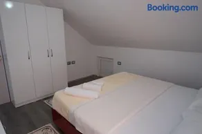 Hotel Kings Apartments - Image 3
