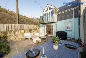 8 Harbour Terrace - Image 2