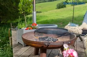 Tilbury Shepherd Huts & Holiday Cottages with Hot Tubs - Image 4