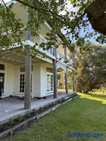French Island Hill House - Image 3