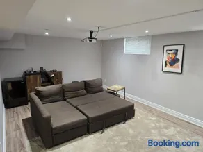 Cozy 2 Bedroom Suite - near Bayview & Steeles & Finch Station - Image 2