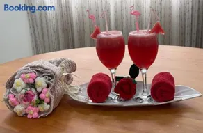 Dee Holidays - Image 1