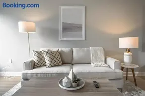 Landing - Modern Apartment with Amazing Amenities (ID5034X44) - Image 3