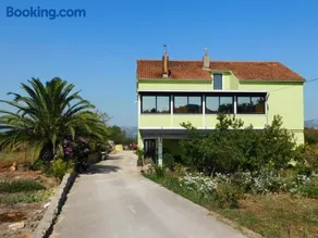 Apartments Leo Janjina - Image 1