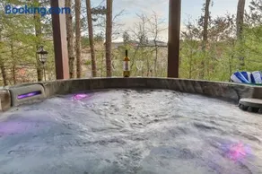 Living on the Ledge - Long-Range Mountain Views - Hot Tub and Fire Pit - Image 4