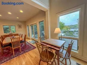 Perfect DCL Lake House: Fire Pit Hot Tub Dock and More - Image 4