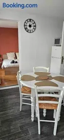 Maisonnette cosy avec extérieur - Image 2