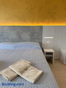 Hotel Royal - Image 2