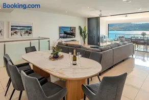Edge 2 - Oceanfront Luxurious and Spacious 4 Bedroom Split Level Apartment with buggy and valet service - Image 2