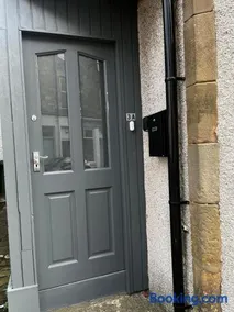 Two Bedroom Apartment in Bridge of Allan - Image 3