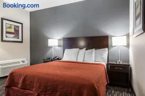 Danbury Inn & Suites - Image 1