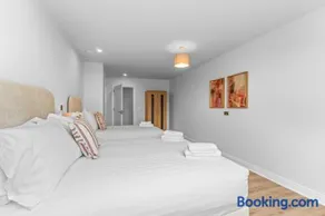 2 bedroom Spacious Luxury Penthouse, Donegal Town - Image 4