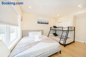 New Built 3BR 2BA Boston, FREE Parking, Laundry & AC - Near Franklin Park 60-2 - Image 3