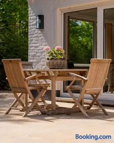 Boutique Suite with Garden near Ghent - Image 3