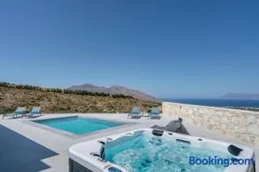 Luxurious Villa Aura Private Heated Pool & Jacuzzi - Image 3