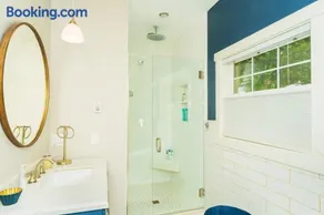 Remodeled 2-Bedroom Unit in Fremont w/ Luxe Bathrooms - Image 3