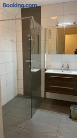 Nieuw gebouwd appartement op paarden bedrijf - Image 2