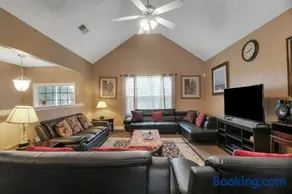 6BR Home • Spacious Yard + Grill • Peaceful Suburb - Image 1