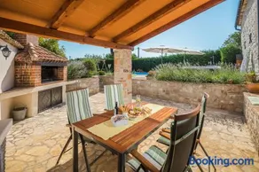 Villa Nonni in Central Istria for 4 persons with 32 m2 private pool, jacuzzi, free bikes & kids playground - Image 3