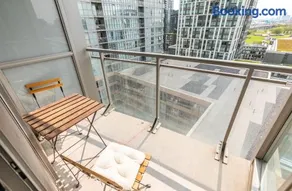 Spacious 1 Bedroom plus Den Condo Iceboat Terrace Downtown Toronto - Image 2