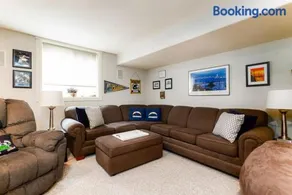 The Domer Den-3BR35BA Home 15mi to ND Campus - Image 3