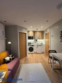 Kastay Cozy New Cross Studio, 1 Min to Trains - Image 4